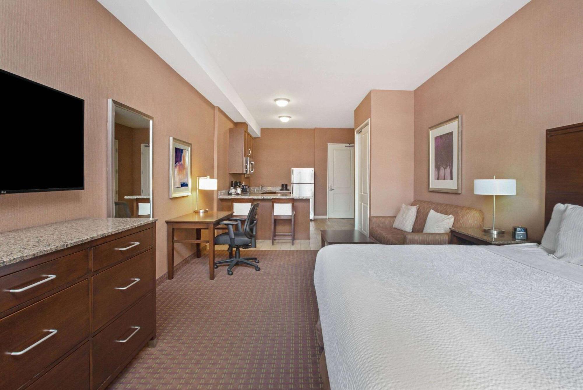 La Quinta By Wyndham Paso Robles Hotel Exterior photo