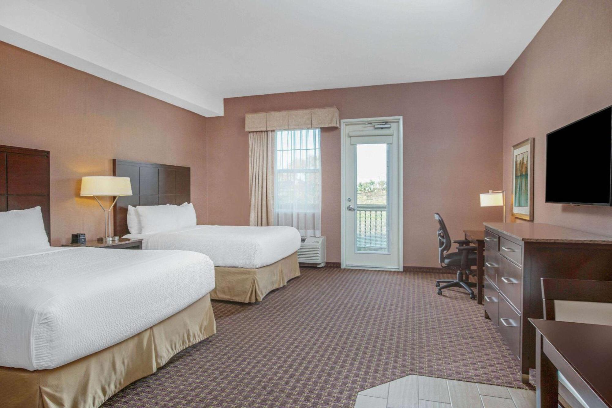 La Quinta By Wyndham Paso Robles Hotel Exterior photo